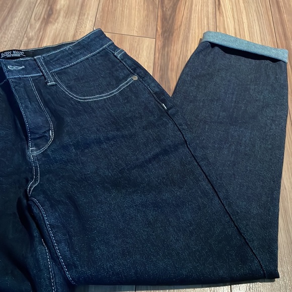 Judy Blue Mom Jean/Sold - Picture 2 of 4